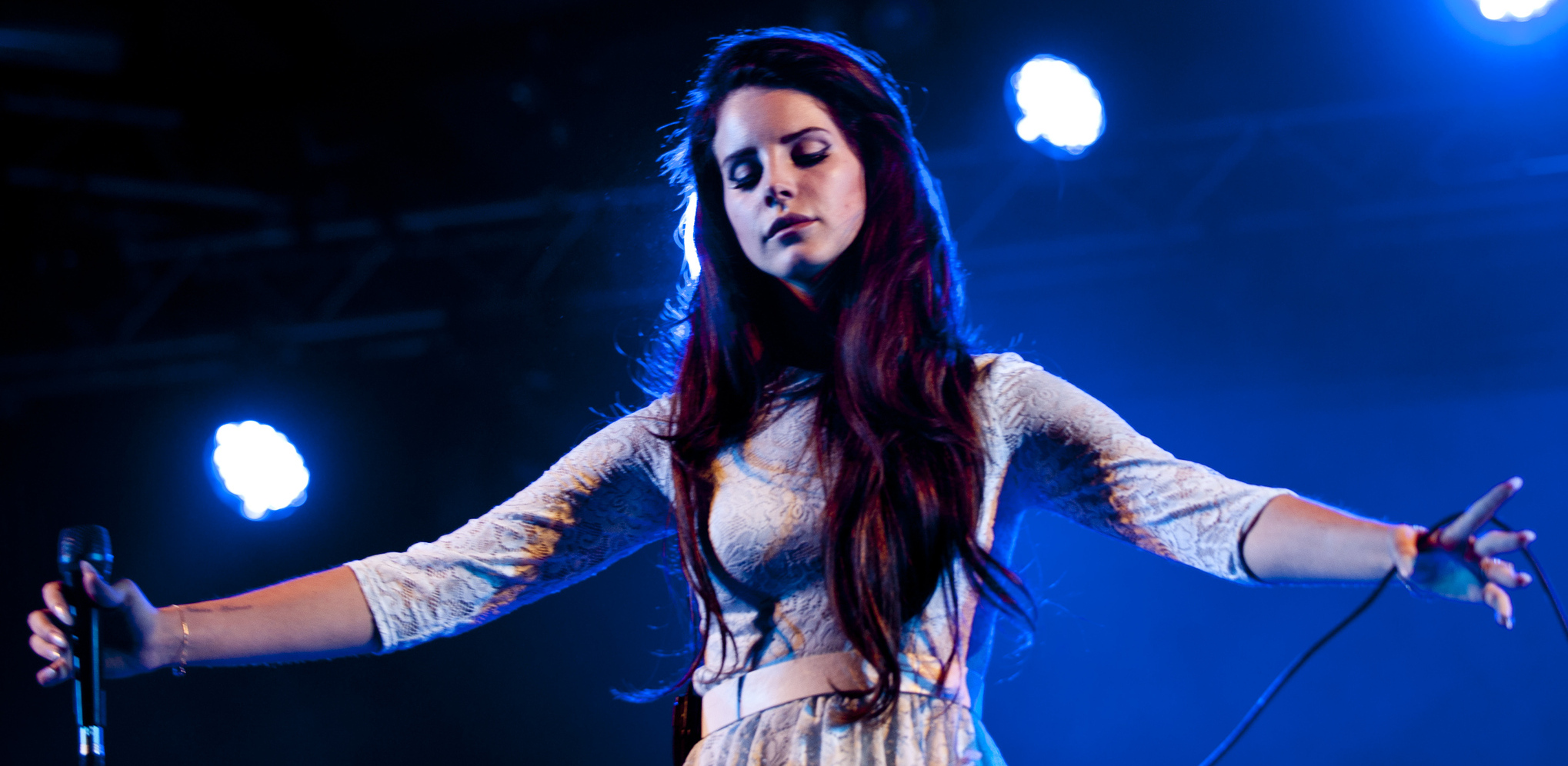 Lana Del Rey performs. Nick Pickles/Getty.