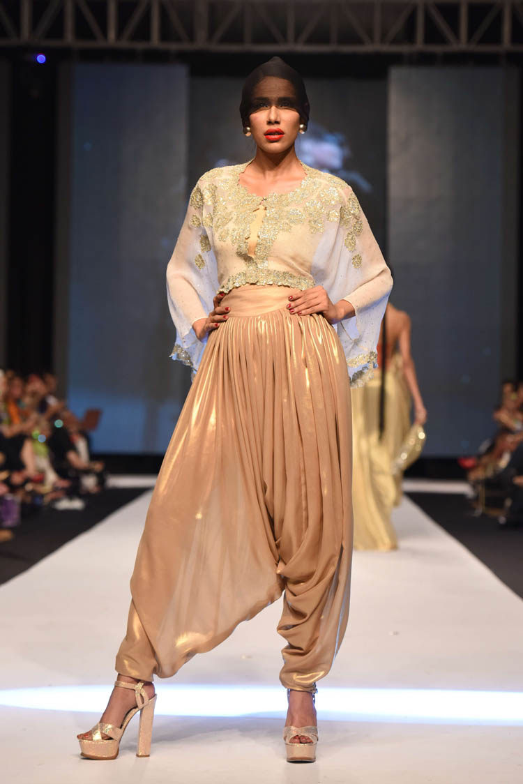 Maheen Khan FPWAW14