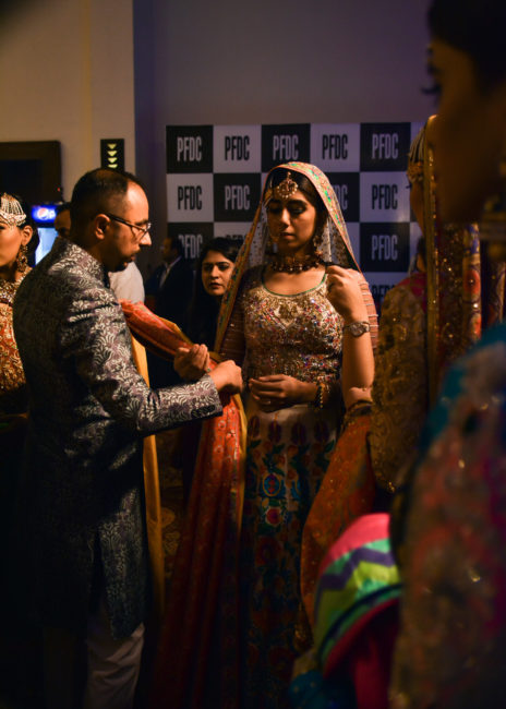 Nomi Ansari Backstage