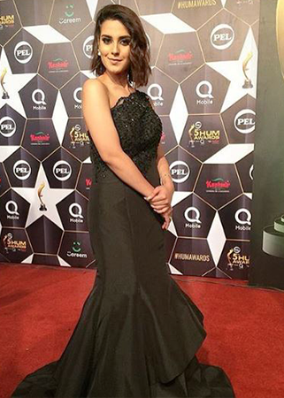 Iqra Aziz awards