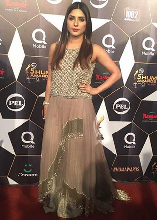 Uzma Khan hum awards