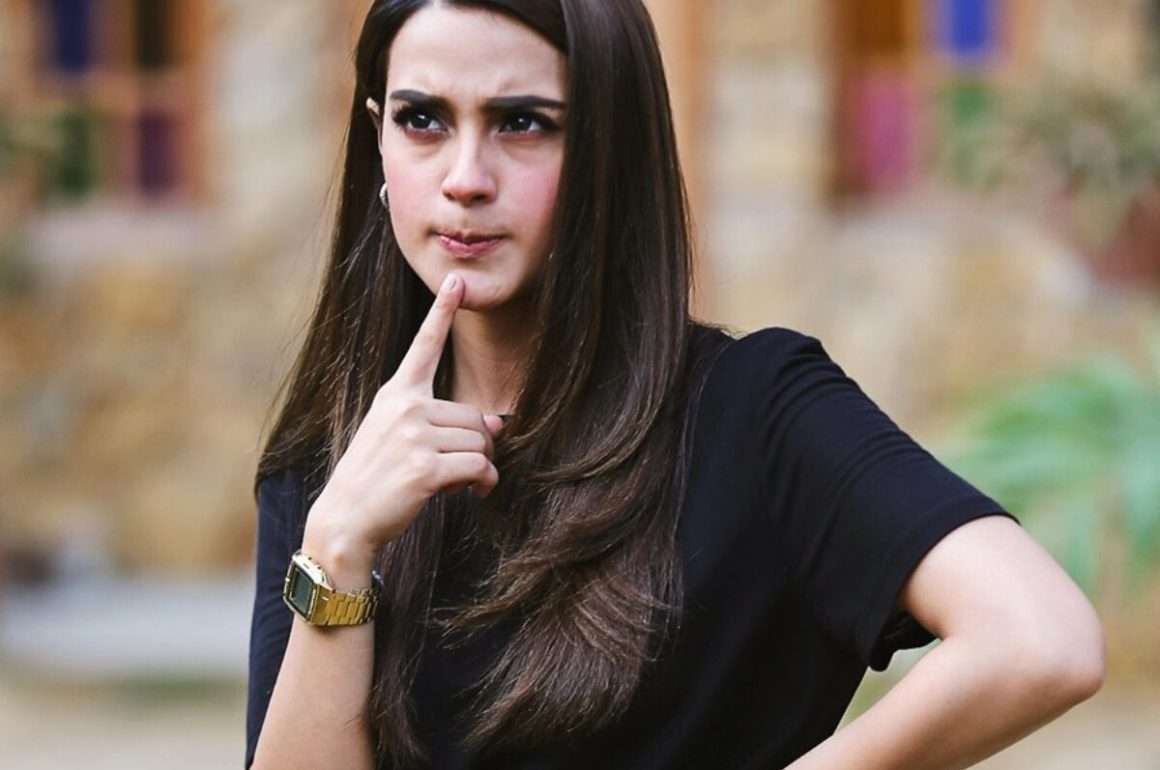 Biography of Iqra Aziz