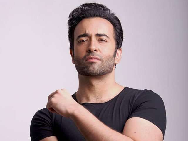 Biography of Farhad Humayun
