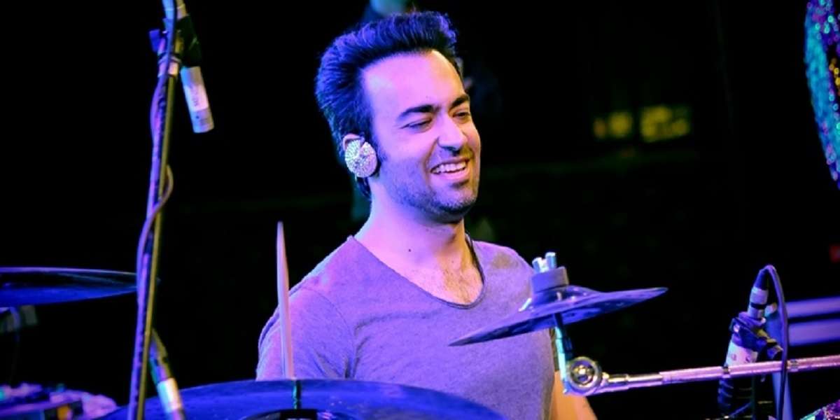 Biography of Farhad Humayun