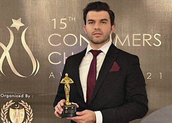 AMMAR SOHAIL – OWNER, MAKEUP CITY RECEIVES BEST COSMETIC PRODUCTS PROVIDER AWARD