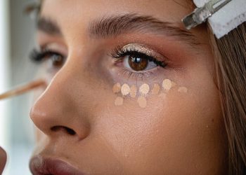 CONCEALER OR FOUNDATION? WHAT GOES FIRST!