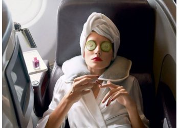 5 IN-FLIGHT BEAUTY TIPS