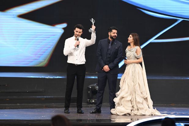 WHO WORE IT BEST AT THE LUX STYLE AWARDS 2022 Fashion & Lifestyle