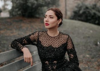 MAHIRA KHAN: HER TOP 8 LOOKS 2022