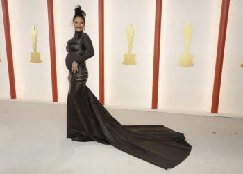 10 BEST-DRESSED CELEBRITIES AT THE OSCARS 2023 RED CARPET