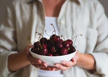 10 Wonderfully Shocking Health Benefits of Cherries
